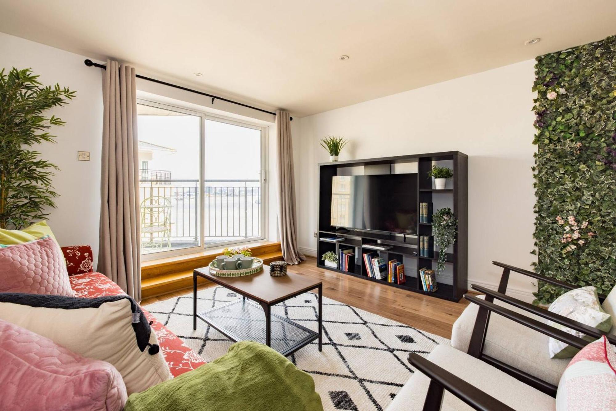Wild Roses Service Apartments - East India London Ngoại thất bức ảnh